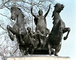 Boedicea Gallery: Statue of Boadicea, Thames Embankment, London