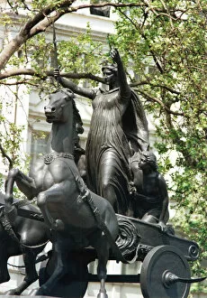 Boedicea Gallery: Statue of Boudicca and her daughters in a chariot, Thames Embankment, London