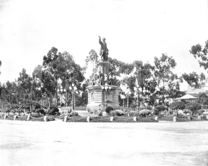 Columbus Prints: Statue of Columbus on the Paseo, Mexico City, Mexico, c1900. Creator: Unknown
