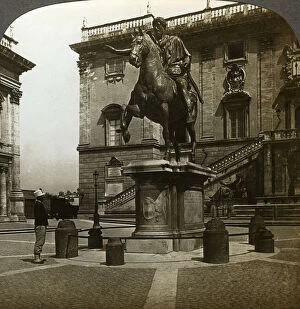 Capitoline Hill Gallery: Statue of the Emperor Marcus Aurelius, Rome, Italy.Artist: Underwood & Underwood