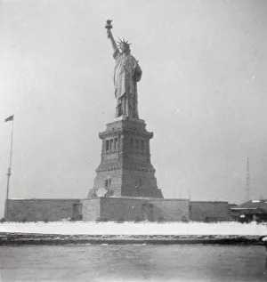 Holmes Prints: Statue of Liberty, New York City, USA, 20th century. Artist: J Dearden Holmes
