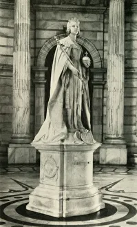Statue of Queen Victoria, 1925. Creator: Unknown