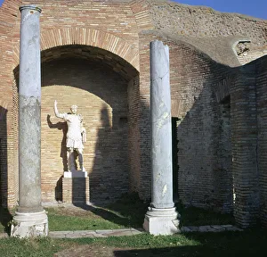 Statue of Trajan in the Schola di Traiano, 1st century Statue of Trajan in the Schola di Traiano, 1st century