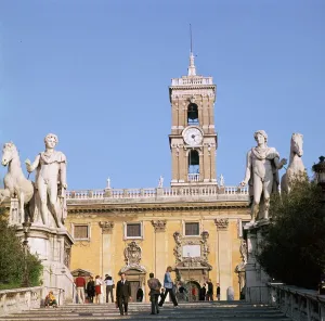 Castor Gallery: Statues of the Dioscuri at the top of Michelangelos steps, 16th century