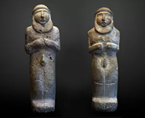 Mesopotamia Collection: Statuettes of bearded men (possibly the priest-king), 4th millenium BC