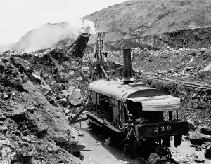 Panama Prints: Steam shovels, Panama Canal, c.(between 1905 and 1914). Creator: Unknown