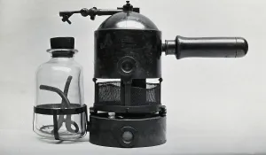 Apparatus Prints: Steam spray used by Joseph Lister, c1880s. Creator: Unknown