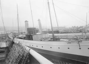 Graving Dock Prints: Steam yacht Branwen, 1914. Creator: Kirk & Sons of Cowes