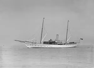 Port Broadside Prints: The steam yacht Branwyn under way, 1911. Creator: Kirk & Sons of Cowes