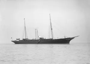 Steamer Prints: The steam yacht Valiant, 1912. Creator: Kirk & Sons of Cowes