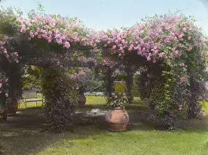 The Steppingstones, Annie May Hegeman house, Art Village, Southampton, New York, c1915. Creator: Frances Benjamin Johnston. The Steppingstones, Annie May Hegeman house, Art Village, Southampton, New York, c1915