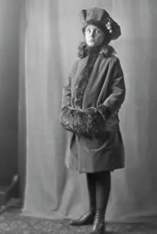 Hand Warmer Prints: Stillman, C.C. Mrs. child of, portrait photograph, 1913. Creator: Arnold Genthe