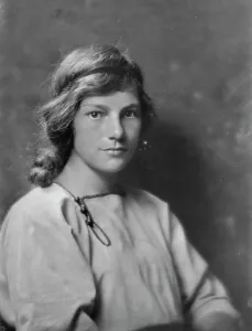 Stoehr, Ema, Miss, portrait photograph, not before 1916. Creator: Arnold Genthe
