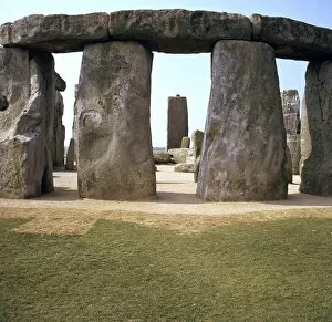 Stonehenge from the west, 25th century BC