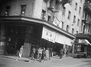 Californian Prints: Street in Chinatown, San Francisco, between 1920 and 1930. Creator: Arnold Genthe