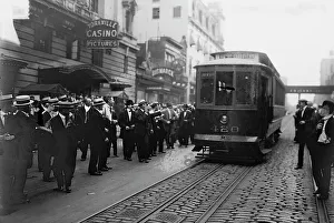 Union Prints: Streetcar railway strike, 1916 - Stopping cars