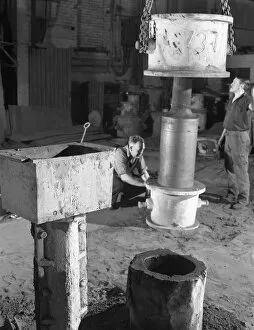 Barnsley Gallery: Stripping a steel casting, Wombwell Foundry, South Yorkshire, 1963
