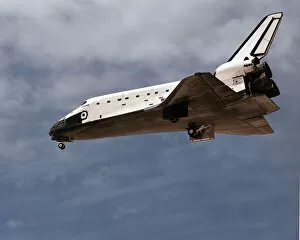 Space Shuttle Atlantis Collection: STS-30 Landing, 1989. Creator: NASA