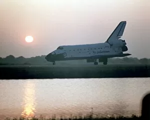 Nineties Collection: STS-45 Landing, Florida, USA, 1992. Creator: NASA