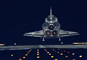 Nineties Collection: STS-72 Landing, Florida, USA, 1996. Creator: NASA