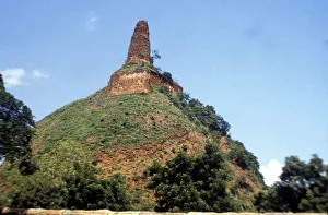 Stupa, Buddhist shrine, Abeygyriya, Sri Lanka