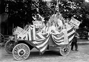 Suffragettes Prints: Suffragists in parade, between c1910 and c1915. Creator: Bain News Service