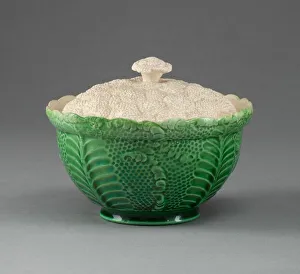 Sugar Bowl, Staffordshire, 1765/80. Creator: Staffordshire Potteries Sugar Bowl, Staffordshire, 1765/80. Creator: Staffordshire Potteries