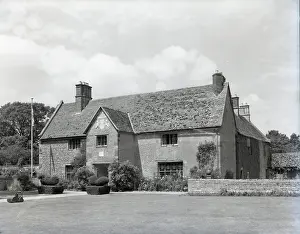 General Washington Prints: Sulgrave Manor, Northamptonshire, c1955. Creator: Arthur Charles Kirby Ware