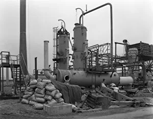 Under Construction Gallery: Sulphur recovery plant under construction at the Coleshill Gas Works, Warwickshire, 1962