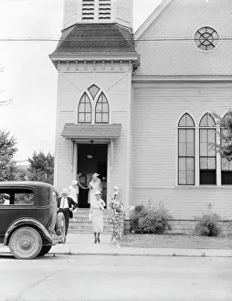 Sunday Prints: Sunday morning, Dayton, Tennessee, 1936. Creator: Dorothea Lange