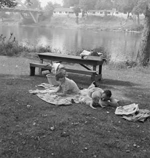 Relaxation Collection: Sunday picnic in park on the Rogue River... Grants Pass, Josephine County, Oregon, 1939