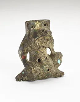 Support in the form of a bear, Han dynasty, 206 BCE-220 CE possibly 1st century CE