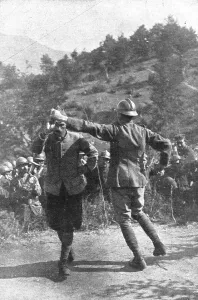 Sur le front d'orient; Soldats grecs celebrant par des danses la victoire franco-grec... 1918. Creator: Unknown