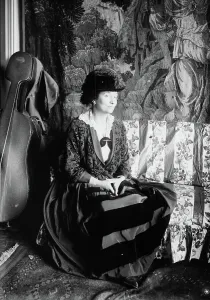 Mezzo Soprano Prints: Susan Metcalfe, between c1915 and c1920. Creator: Bain News Service
