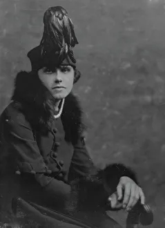 Eccentric Prints: Sykes, Gladys, Miss, portrait photograph, 1916. Creator: Arnold Genthe