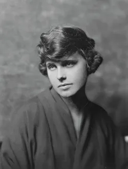 Bathrobe Prints: Sykes, Gladys, Miss, portrait photograph, 1916. Creator: Arnold Genthe