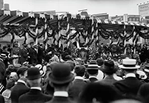 Gatherer Prints: Taft at Maine Monument dedication, 1913. Creator: Bain News Service