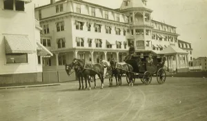 In Front Of Prints: A Talley-Ho coach in front of the Wentworth Hotel, Portsmouth, N.H. 1905. Creator: Unknown