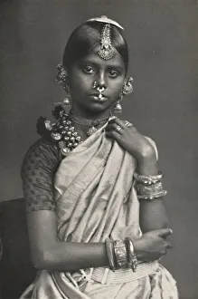 Tamulin mit Schmuck, 1926