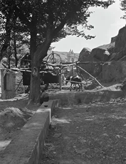 [Taos Pueblo, New Mexico], between 1899 and 1928. Creator: Arnold Genthe