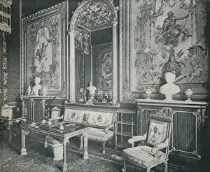 Berkshire Collection: The Tapestry Room in Windsor Castle, c1899, (1901). Artist: Eyre & Spottiswoode