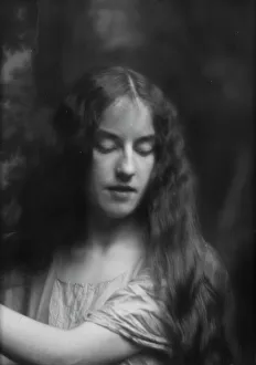 Modesty Prints: Tarvan, Miss, portrait photograph, 1912 Nov. 22. Creator: Arnold Genthe
