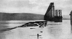 Images Dated 3rd September 2009: The Tay Bridge disaster, Scotland, 28th December 1879 (1951)