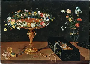 Pearls Prints: A tazza with a garland of flowers