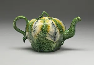 Creamware Prints: Teapot, Staffordshire, 1760 / 75. Creator: Staffordshire Potteries