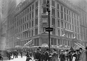 Street Corner Prints: Tearing down Morgan bldg. 1913. Creator: Bain News Service