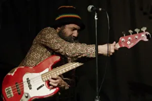 Theo Pascal, Carmen Souzas Silver Messengers, Verdict Jazz Club, Brighton East Sussex, 2019 Theo Pascal, Carmen Souzas Silver Messengers, Verdict Jazz Club, Brighton East Sussex, 2019