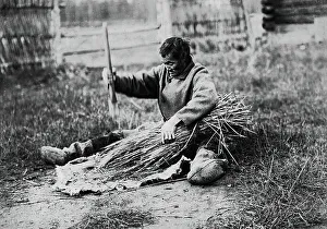 Popov I Prints: Threshing, late 19th cent - early 20th cent. Creator: I Popov