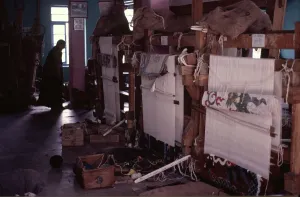 India Asia Prints: Tibetan refugee carpet project, Dharamsala, India, 1988. Creator: Amanda Waite