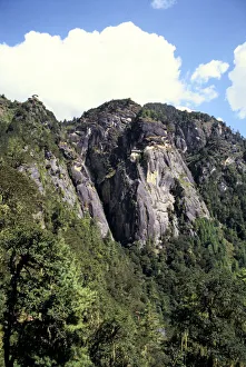 Himalayas Collection: Tigers Nest Buddhist monastery, Bhutan